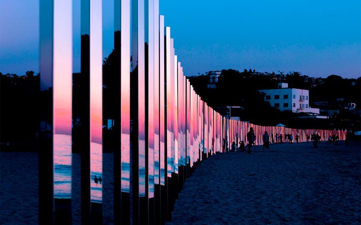 Το 400 μέτρων έργο τέχνης σε παραλία της Καλιφόρνια