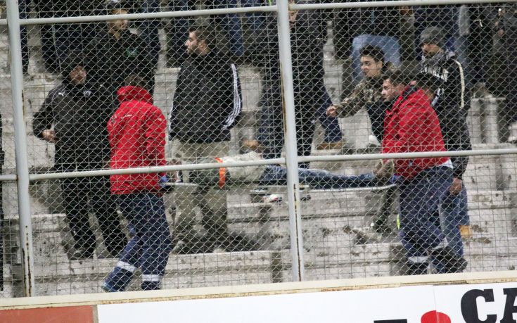 Οπαδός του ΠΑΟΚ έπεσε από την εξέδρα στα Πηγάδια