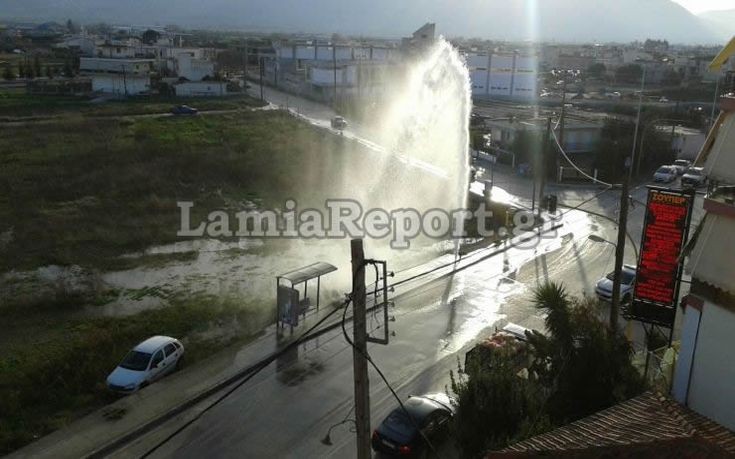 Έσπασε πυροσβεστικός κρουνός μετά από τροχαίο