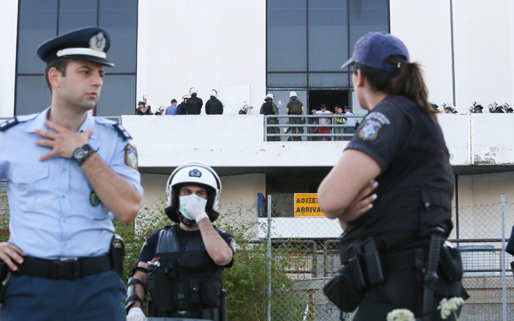 Σε ποιες περιοχές μεταφέρονται πρόσφυγες και μετανάστες από το Ελληνικό