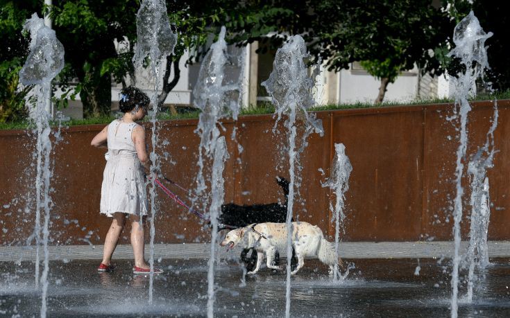 «Φλέγεται» στους 43 βαθμούς και σήμερα η χώρα