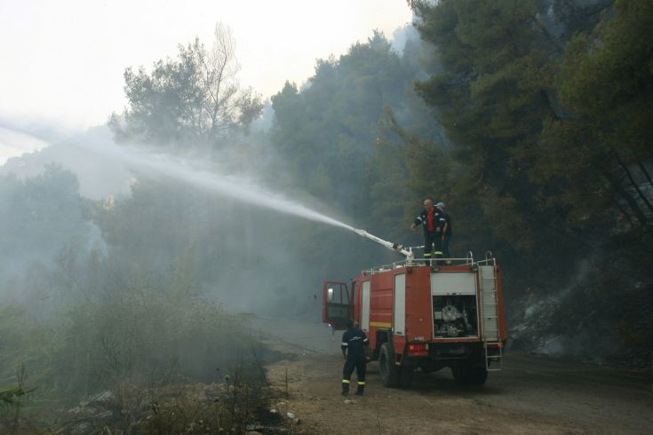 Σε εξέλιξη πυρκαγιά στον Πλακιά Ρεθύμνου