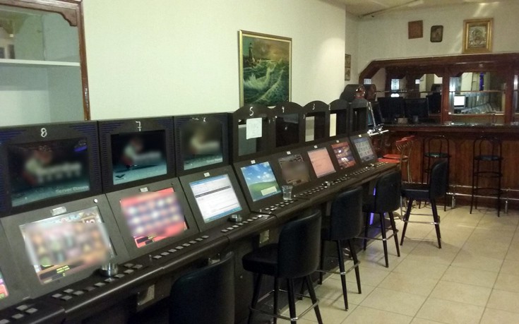 Καφενείο στην Αττική είχε μετατραπεί σε μίνι καζίνο