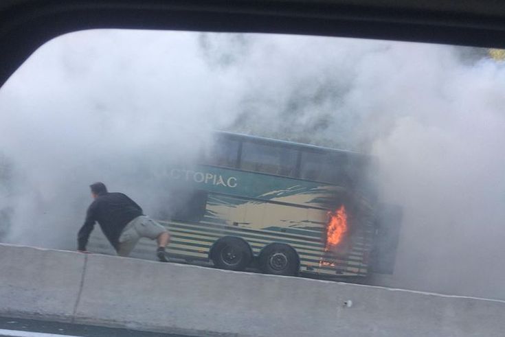 Φωτιά ξέσπασε σε λεωφορείο των ΚΤΕΛ Καστοριάς