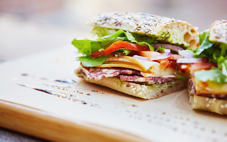 Το μυστικό για να μην πανιάζει το ψωμί του σάντουιτς
