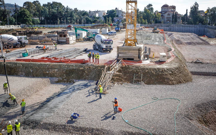 Έπεσαν τα πρώτα μπετά στο γήπεδο της ΑΕΚ