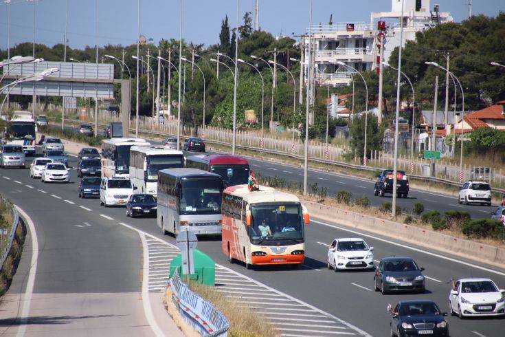 Στο δρόμο για ΟΑΚΑ το κομβόι των οπαδών του ΠΑΟΚ