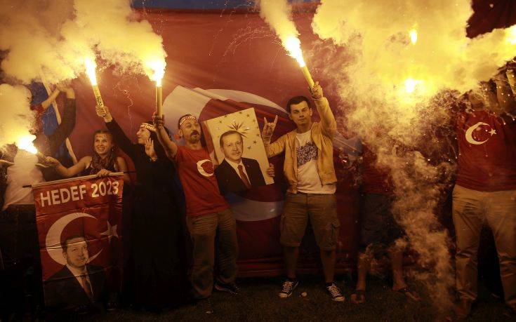 Γιατί ο Ερντογάν κερδίζει ακόμα τις εκλογές μετά από 16 χρόνια;