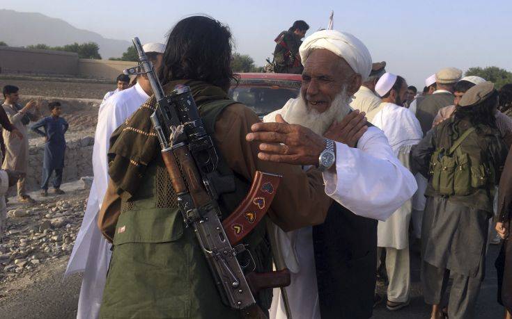Οργή στις τάξεις των Ταλιμπάν για μερικές selfies