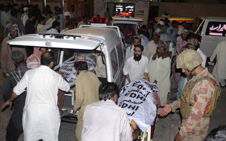 Έφτασαν τους 140 οι νεκροί στην προεκλογική συγκέντρωση στο Πακιστάν