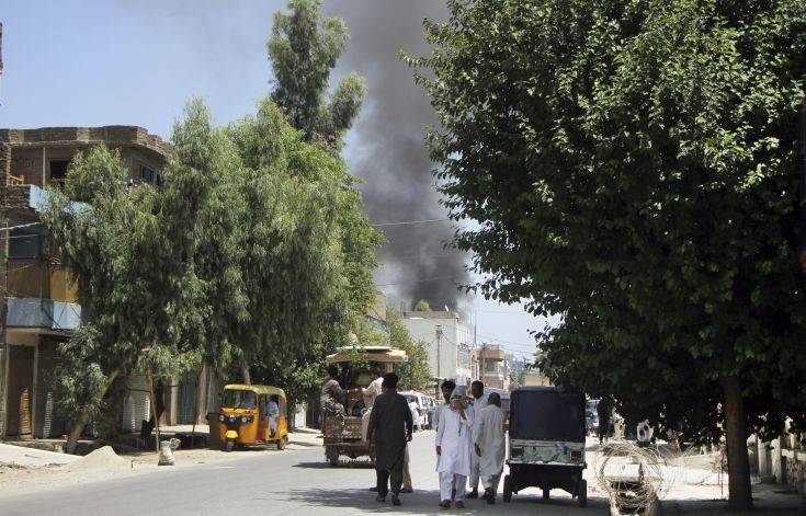 Στους 39 ο αριθμός των νεκρών σε βομβιστική επίθεση σε σιιτικό τέμενος στο Αφγανιστάν
