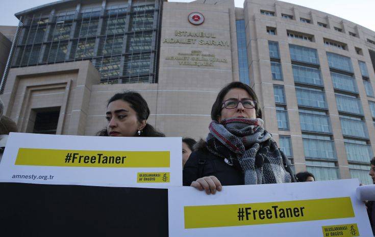 Αποφυλακίστηκε και ο επικεφαλής της Διεθνούς Αμνηστίας στην Τουρκία