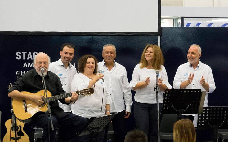 Η Pfizer Hellas Band και ο Διονύσης Σαββόπουλος τραγούδησαν μαζί για το κοινό της 83ης ΔΕΘ