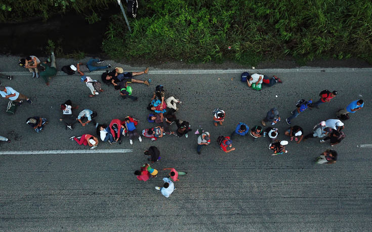 Σχέδιο αρωγής για τους μετανάστες από την κεντρική Αμερική που βαδίζουν προς τις ΗΠΑ