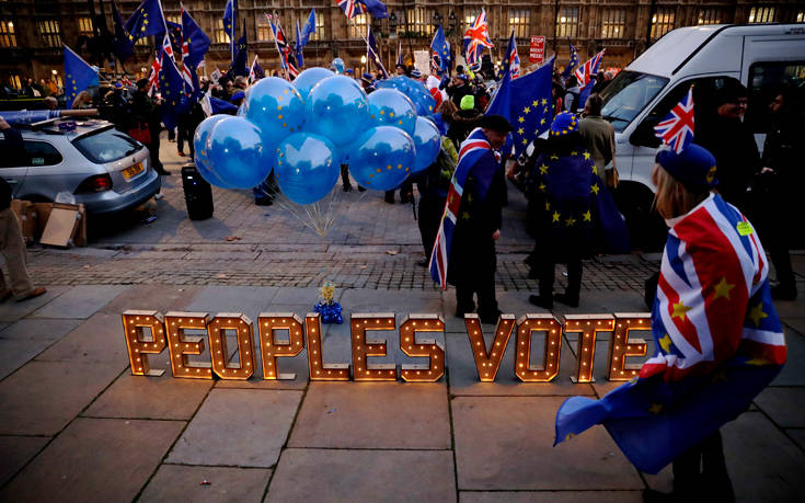 Χαντ: Στο τραπέζι το Brexit χωρίς συμφωνία