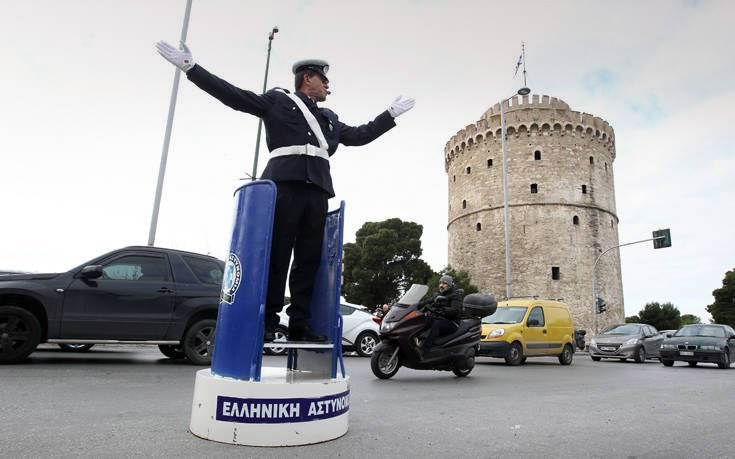 Ο τροχονόμος με το βαρέλι του επέστρεψε στον Λευκό Πύργο