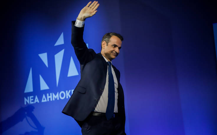 Μητσοτάκης: Άλλος παριστάνει το παιδί του λαού και καταλήγει να ταξιδεύει με κότερα