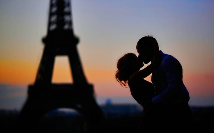 Ξέρετε πώς λένε οι Γάλλοι το… γαλλικό φιλί