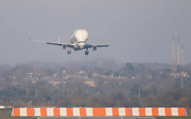 Το ιδιαίτερο Airbus που αποκαλούν «χαμογελαστή φάλαινα»