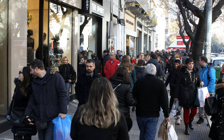 Πόσα ξοδεύουν κάθε μήνα οι Έλληνες για αγορές