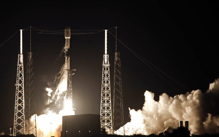 Space X: Εκτοξεύτηκε ο πύραυλος «Falcon9»