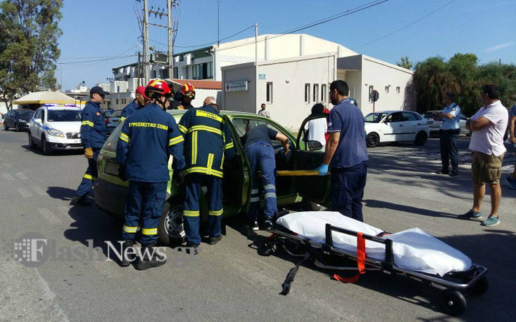 Σύγκρουση αυτοκινήτων στη Σούδα με μία τραυματία