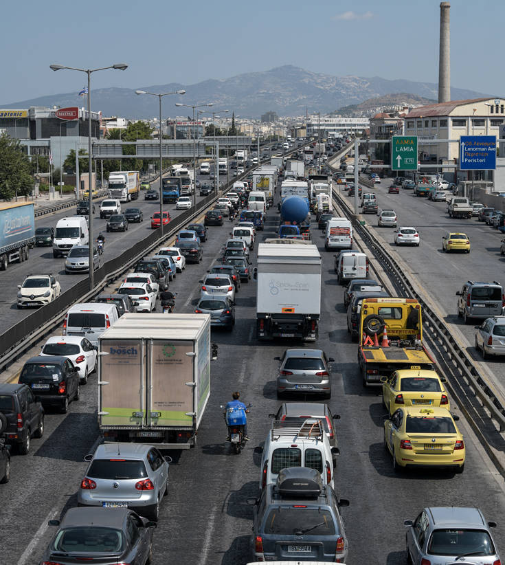 Κίνηση τώρα: Μποτιλιάρισμα στον Κηφισό έφεραν οι έλεγχοι για την απαγόρευση κυκλοφορίας