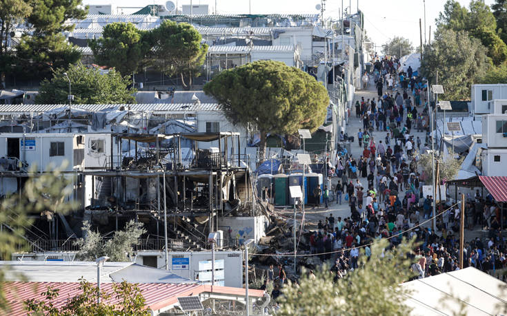 Υπουργικό συμβούλιο στη σκιά των εικόνων χάους στη Μόρια