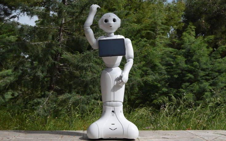 Ακόμα πιο έξυπνα και ομιλητικά τα δύο ρομπότ Pepper του αεροδρομίου Ελ. Βενιζέλος