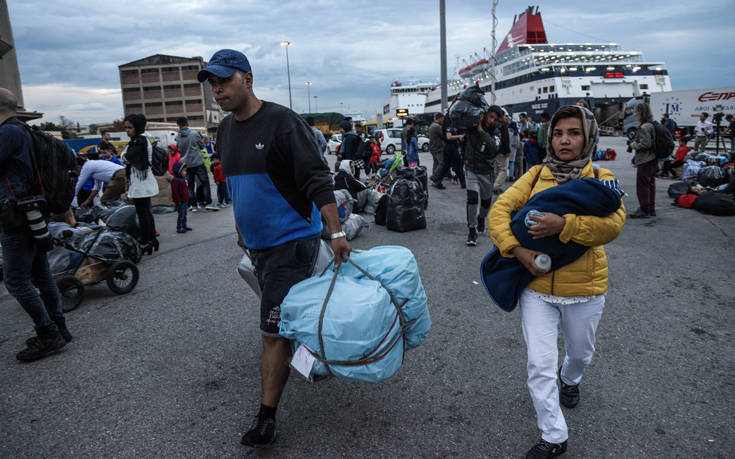 Νέες αφίξεις προσφύγων και μεταναστών στον Πειραιά