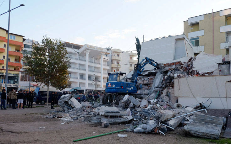 Φονικός σεισμός στην Αλβανία: Σε επικοινωνία η Ελλάδα για παροχή βοήθειας