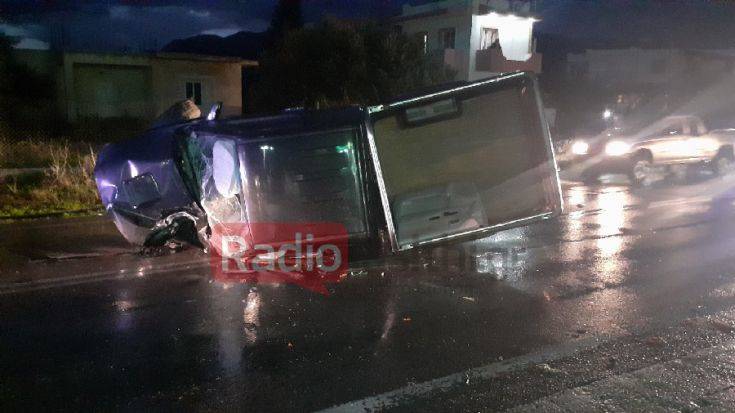Κρήτη: Αγροτικό καρφώθηκε σε βενζινάδικο &#8211; Τέσσερις τραυματίες