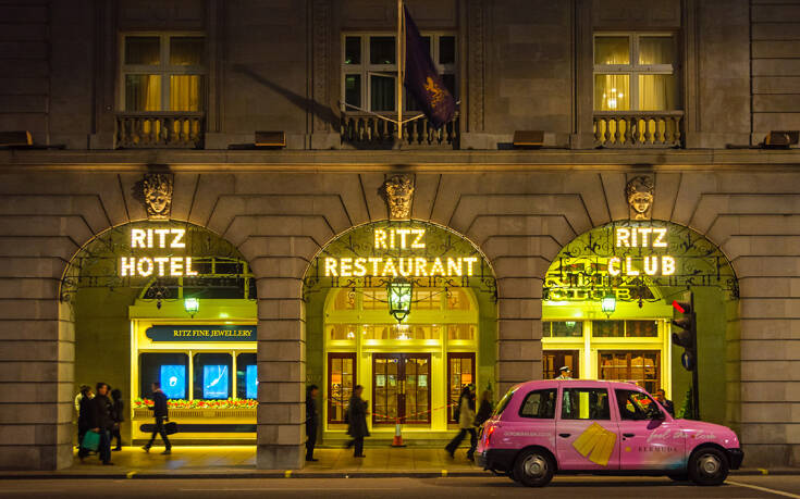 Πωλήθηκε το εμβληματικό ξενοδοχείο Ritz στο Λονδίνο – Μυστήριο με την ταυτότητα του ιδιοκτήτη