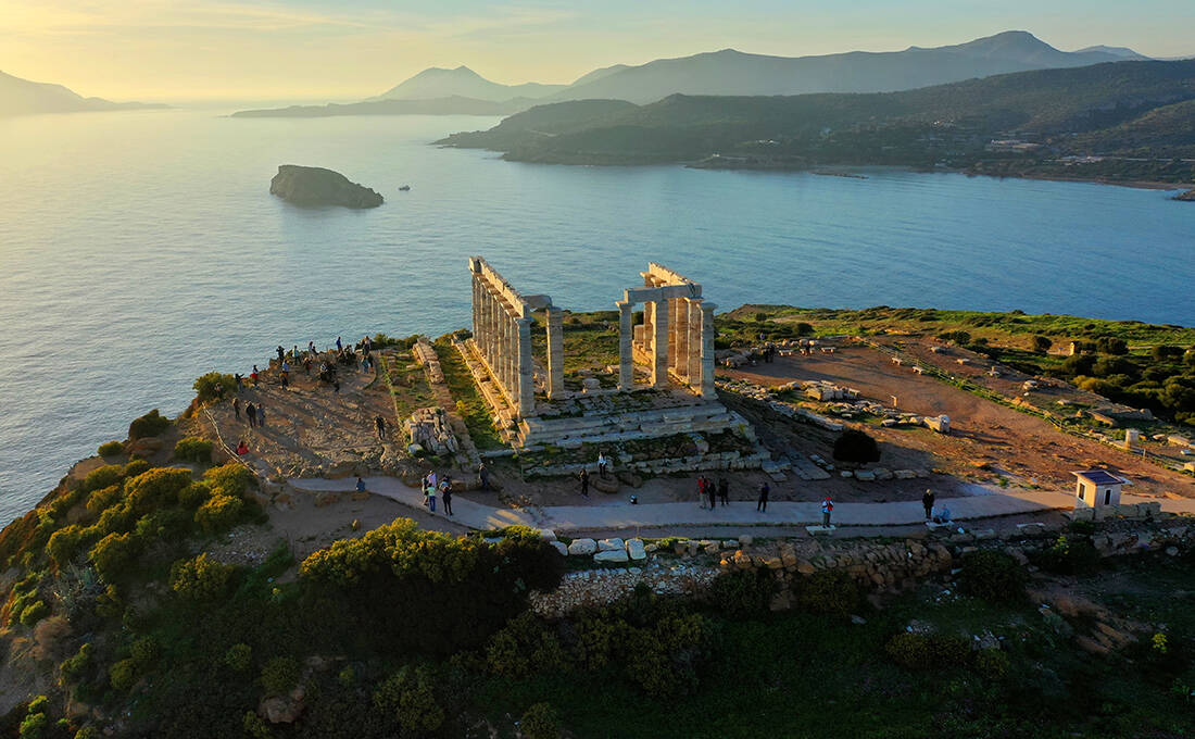 Ο επιβλητικός Ναός του Ποσειδώνα στο Σούνιο