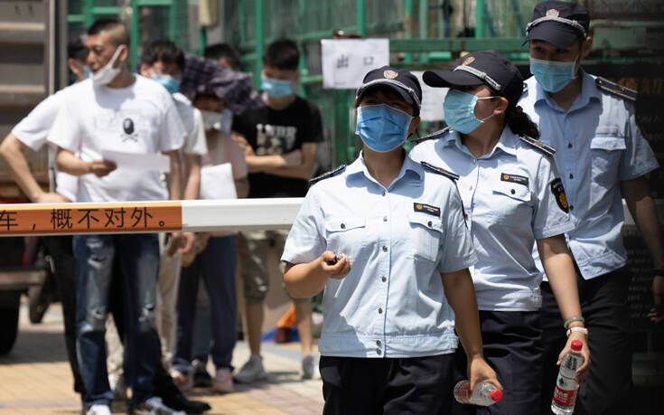 Ανησυχία για νέα κρούσματα στην Κίνα: 46 περιστατικά στα ηπειρωτικά, 22 στην Σιντζιάνγκ
