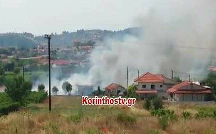 Φωτιά τώρα σε κατοικημένη περιοχή στο Βασιλικό Κορινθίας