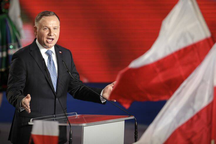 Πολωνία: Ο απερχόμενος πρόεδρος κατηγορεί τη Γερμανία για ανάμειξη στις εκλογές