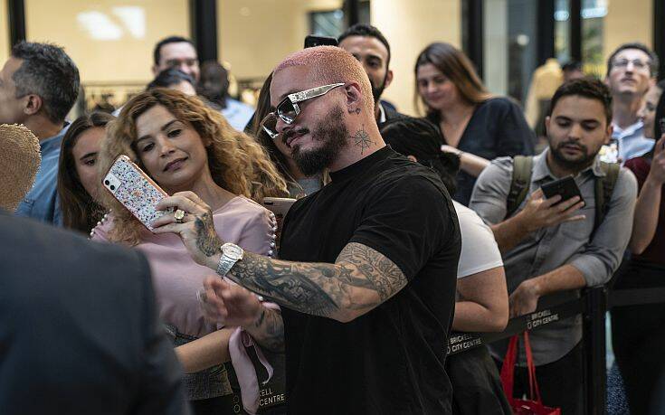 Ο τραγουδιστής J Balvin θετικός στον κορονοϊό: «Κόλλησα και το πέρασα άσχημα»