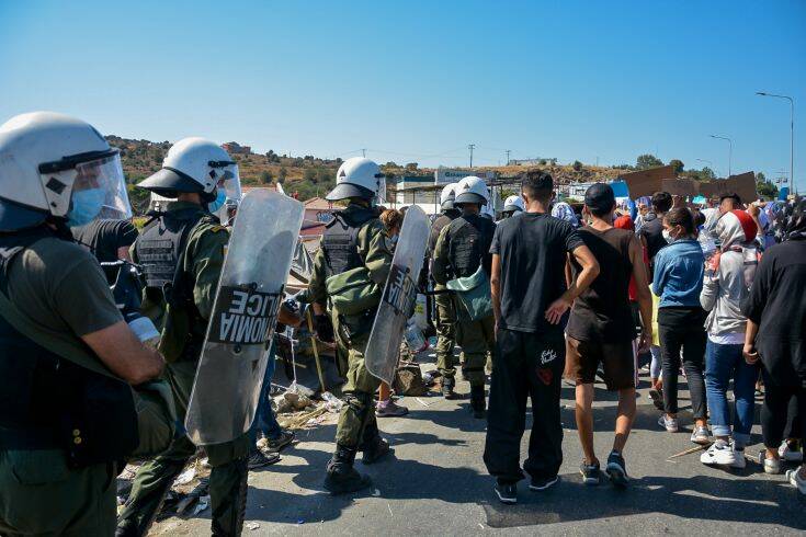 Επεισόδια μεταξύ μεταναστών και Αστυνομικών στη Μόρια