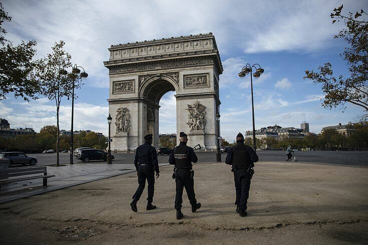 Γαλλία: Οι αρχές διέλυσαν πάρτι 400 ατόμων στο Παρίσι