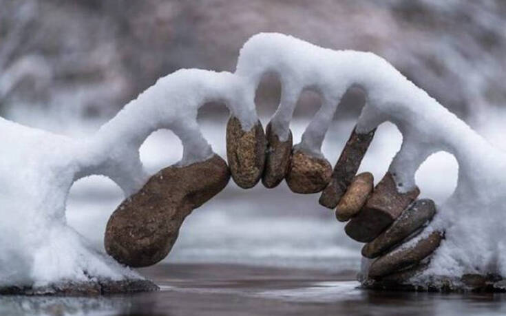 Όταν το χιόνι γίνεται από μόνο του καλλιτέχνης