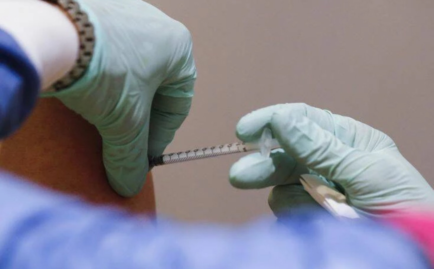 Εμβόλιο κορονοϊού: Πάνω από 40 εκατ. οι δόσεις που έχουν χορηγηθεί σε όλο τον κόσμο
