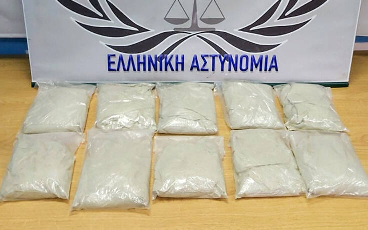 Χειροπέδες σε άνδρα που προσπάθησε να «περάσει» τρία κιλά ηρωίνης από τον Έβρο