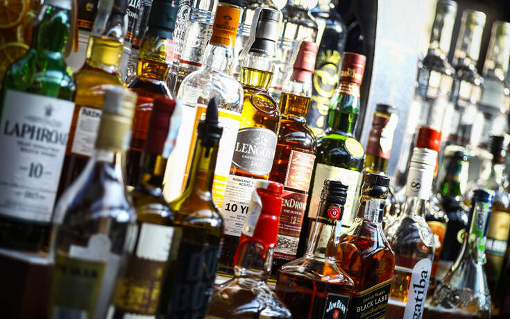 Κατέρρευσε λόγω lockdown το εμπόριο αλκοολούχων ποτών: Συρρίκνωση 52% το 2020