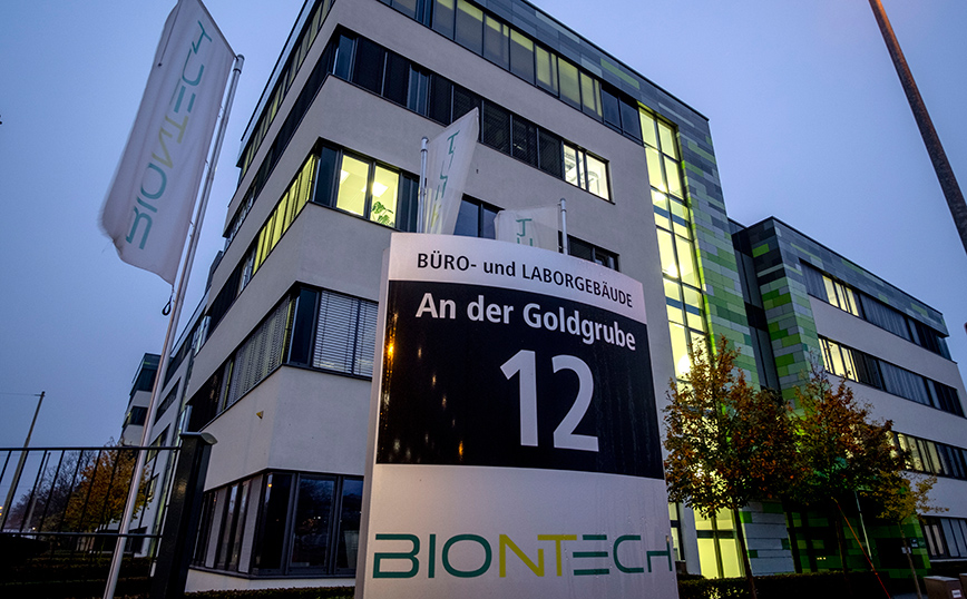 Γερμανία: Οι ιδρυτές της BioNTech θα παρασημοφορηθούν για την ανάπτυξη του εμβολίου