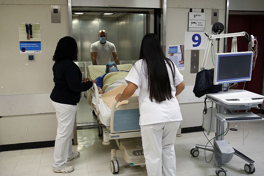 Γαλλία: Το υπουργείο Υγείας ζήτησε από τα νοσοκομεία να ετοιμαστούν για αύξηση κρουσμάτων