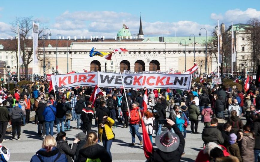 Μεγάλη διαδήλωση στη Βιέννη κατά των περιοριστικών μέτρων
