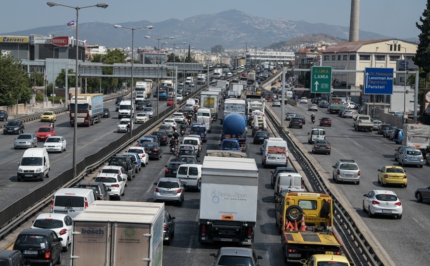 Οι οδηγοί δεν σεβάστηκαν τη ΛΕΑ: 330 παραβάσεις στην Αθηνών &#8211; Κορίνθου το τριήμερο