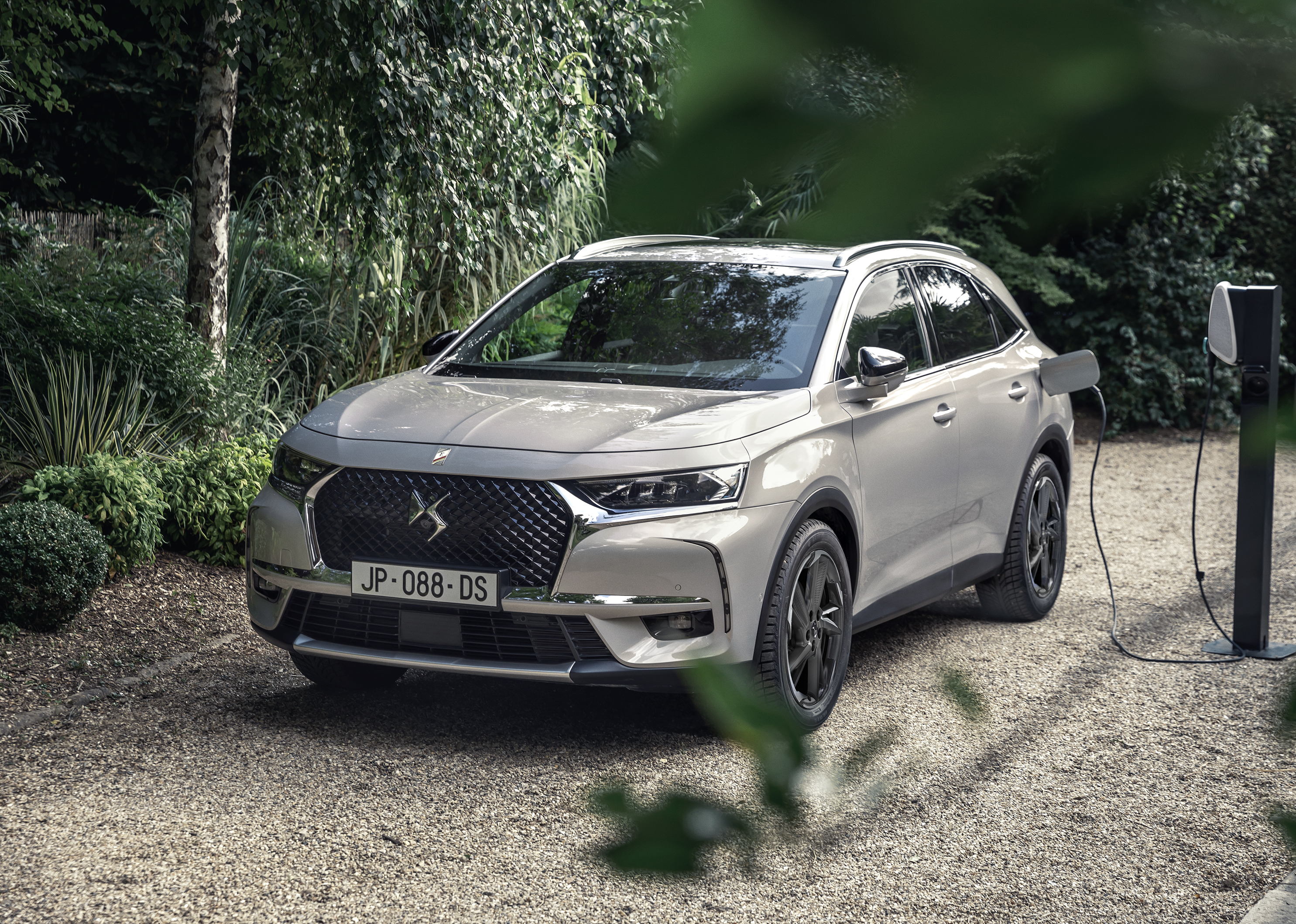 Εντυπωσιάζει το νέο DS7 Crossback E-Tense 225