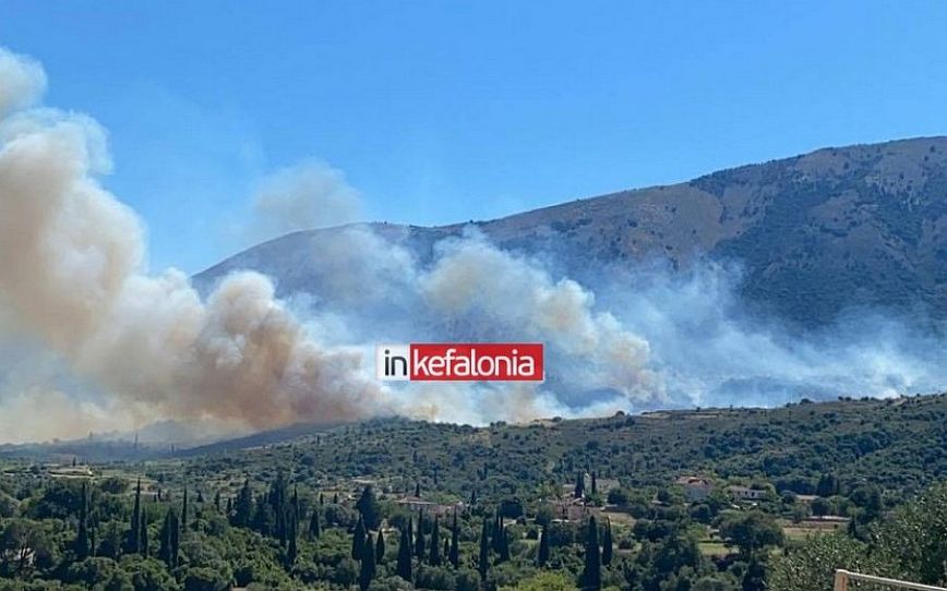 Πυρκαγιά στην Κεφαλονιά: Γλύτωσαν το Καπανδρίτι από τις φλόγες